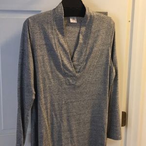 CAbi #3060 placket Tee. Sz L